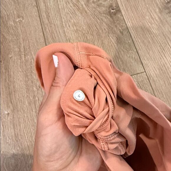 LULULEMON PEACHY PINK COLD WEATHER ALIGN LEGGINGS SIZE 4 EUC - Picture 5 of 5